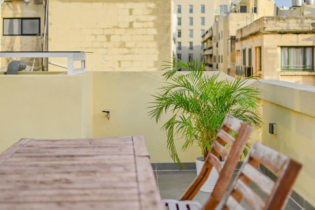 Sliema Unique 4 Bedroom Townhouse Off The Beach Exterior foto